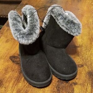 New Girls Multiple Sizes Kidgets  Black Lined Easy/on Easy/Off Black Suade Boots